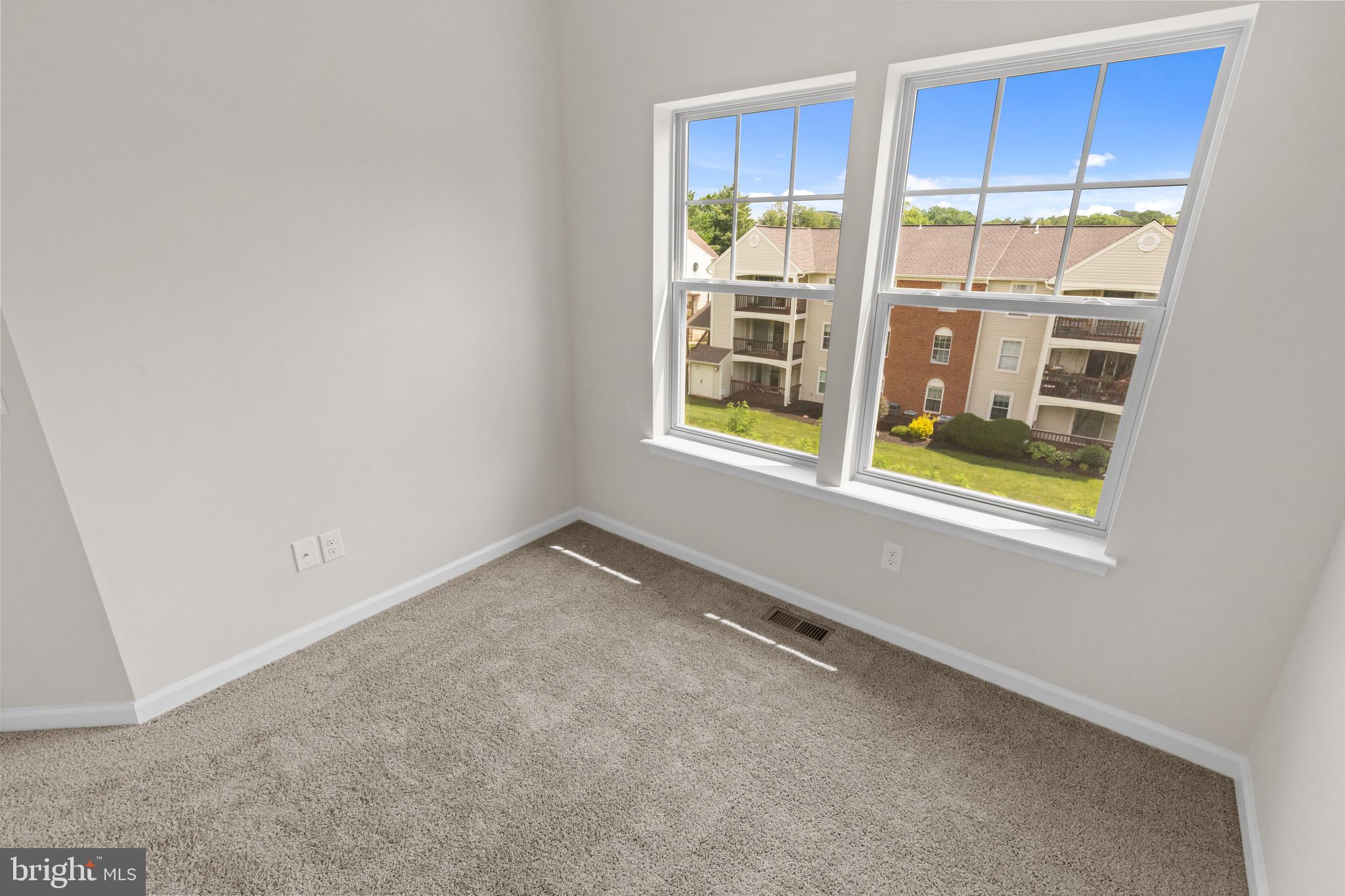 9393 Barnes Loop Manassas, VA 20110 - Photo 29 of 37