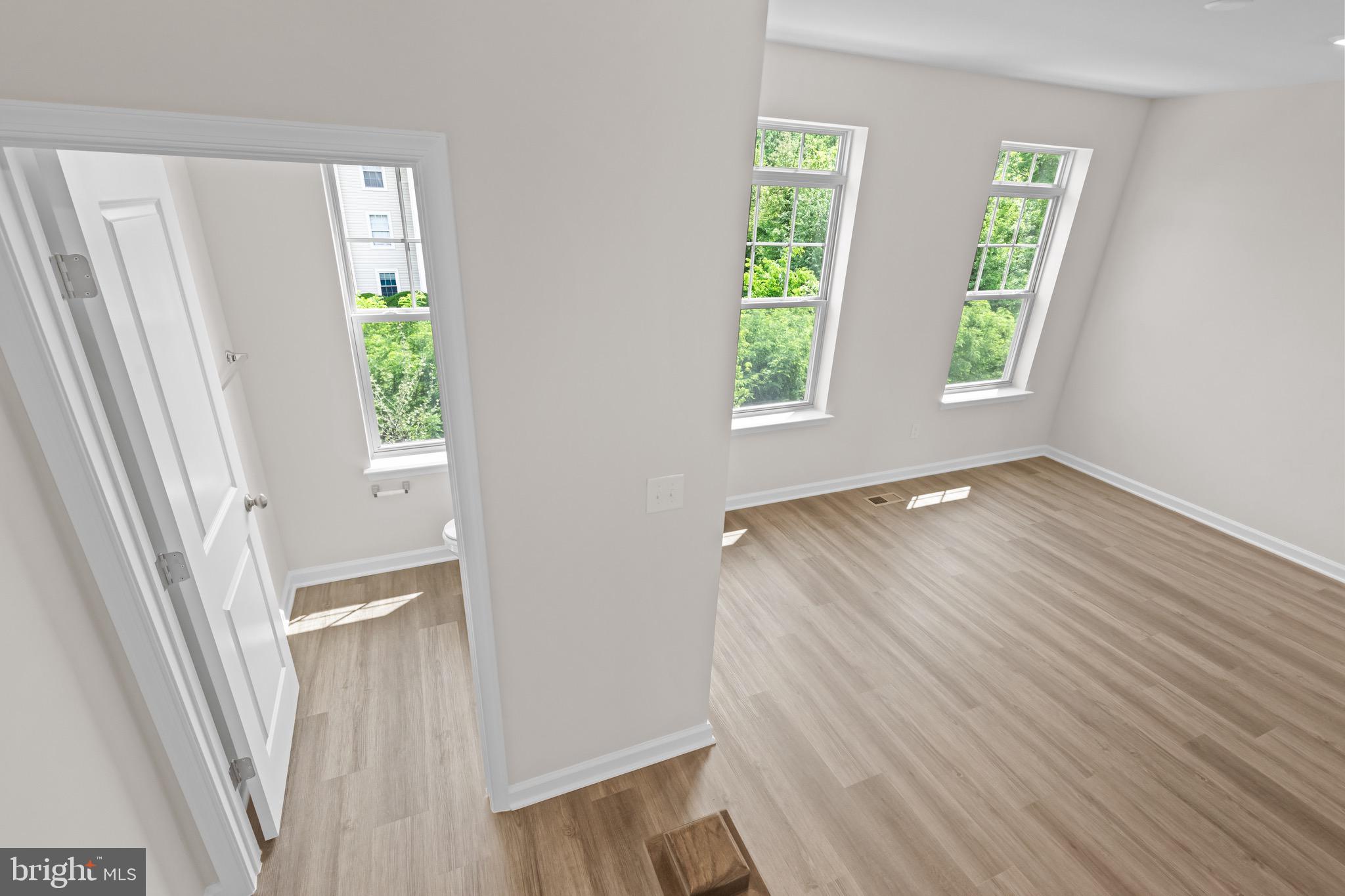 9393 Barnes Loop Manassas, VA 20110 - Photo 33 of 37