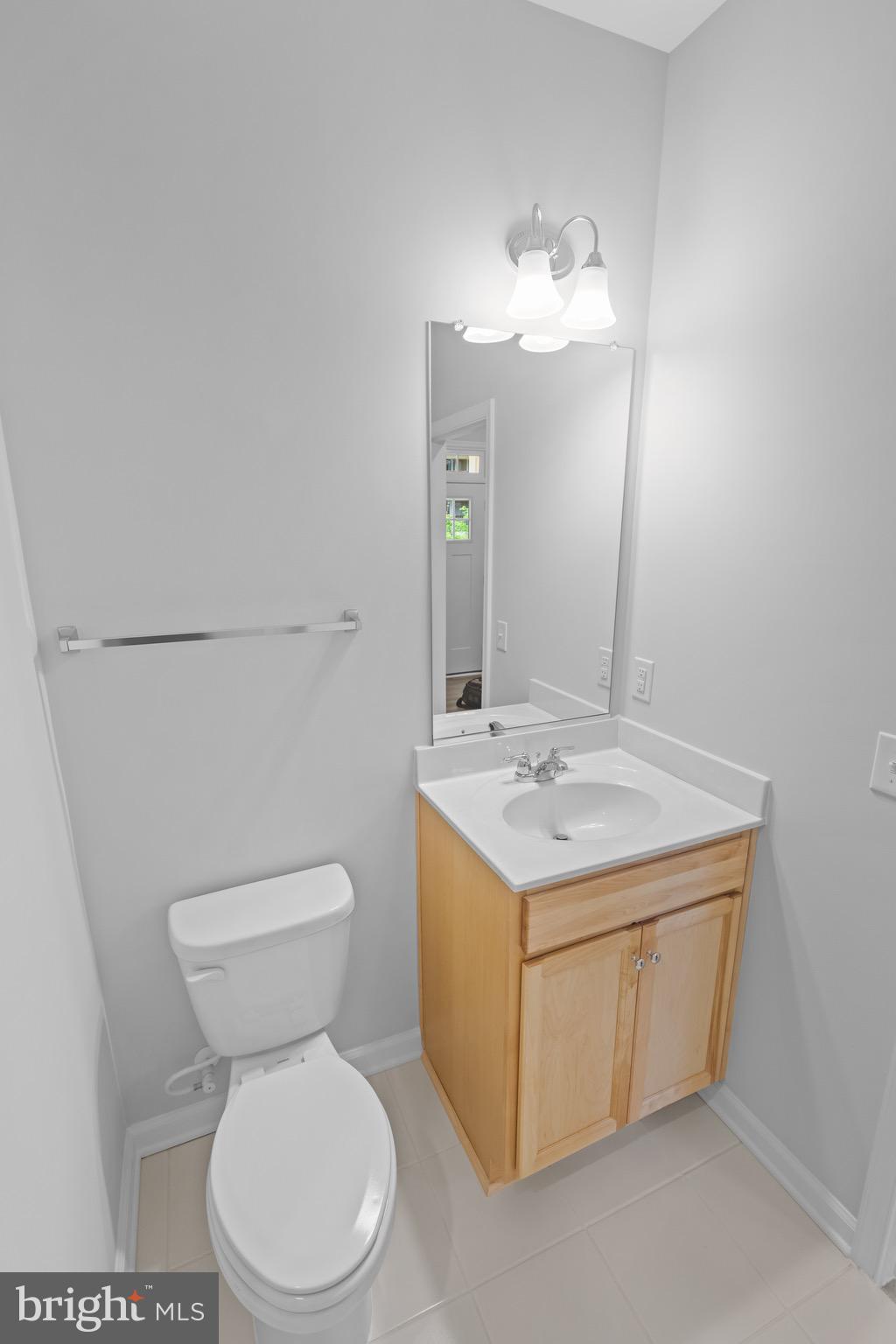 9393 Barnes Loop Manassas, VA 20110 - Photo 7 of 37