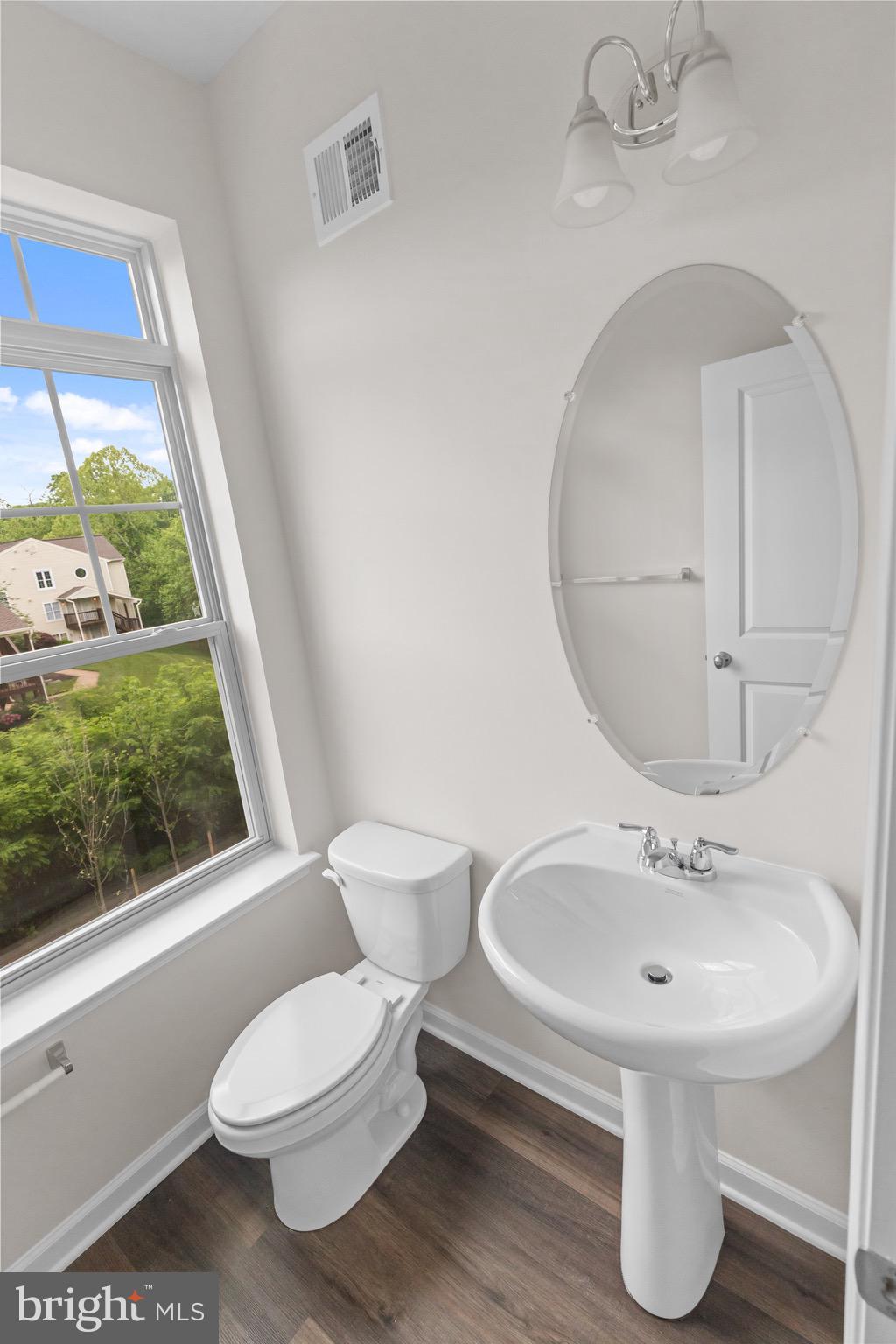 9393 Barnes Loop Manassas, VA 20110 - Photo 9 of 37