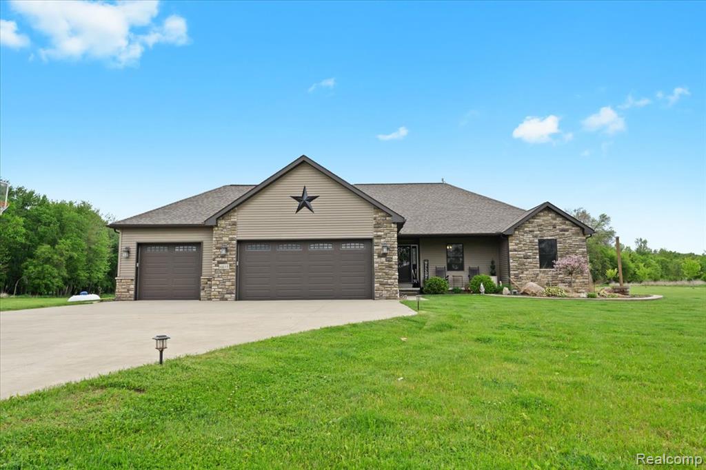 6035 Beard Road Byron, MI 48418 - Photo 3 of 40