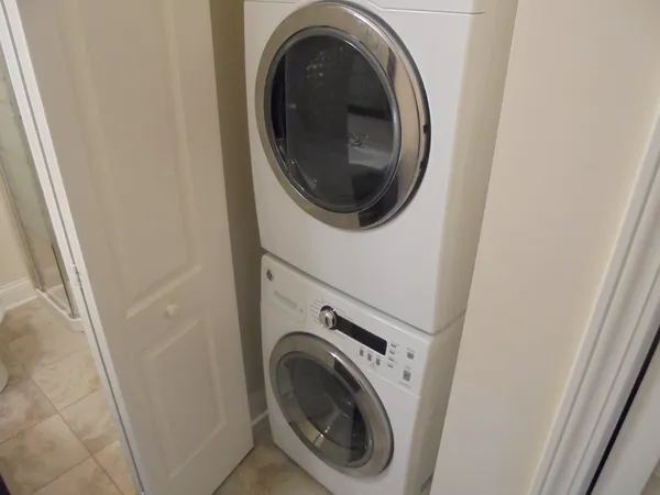 $2,550 | 66 Barrow Drive, Crystal Lake, IL 60014