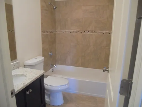 $2,550 | 66 Barrow Drive, Crystal Lake, IL 60014