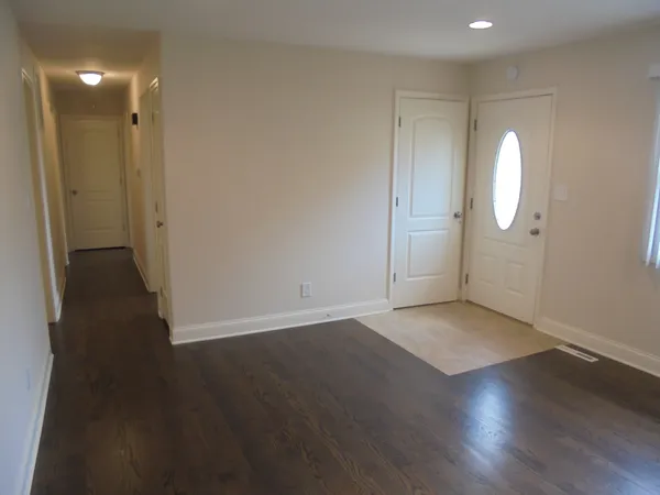 $2,495 | 66 Barrow Drive, Crystal Lake, IL 60014