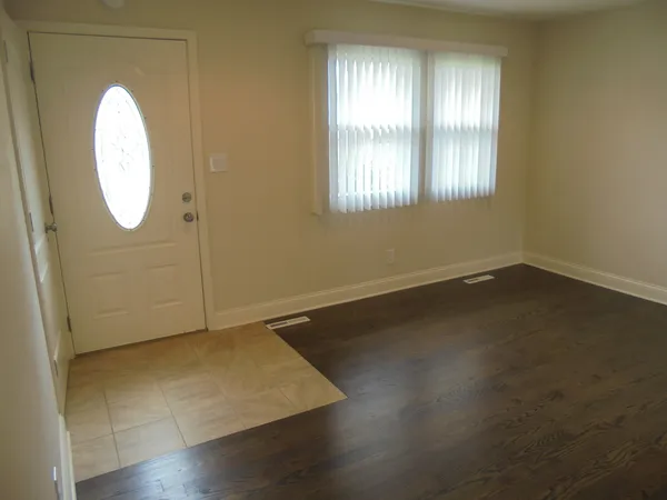 $2,550 | 66 Barrow Drive, Crystal Lake, IL 60014