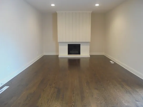 $2,550 | 66 Barrow Drive, Crystal Lake, IL 60014