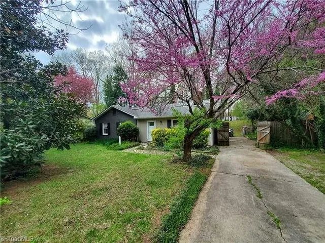 $270,000 | 1905 Fox Creek Court, High Point, NC 27265