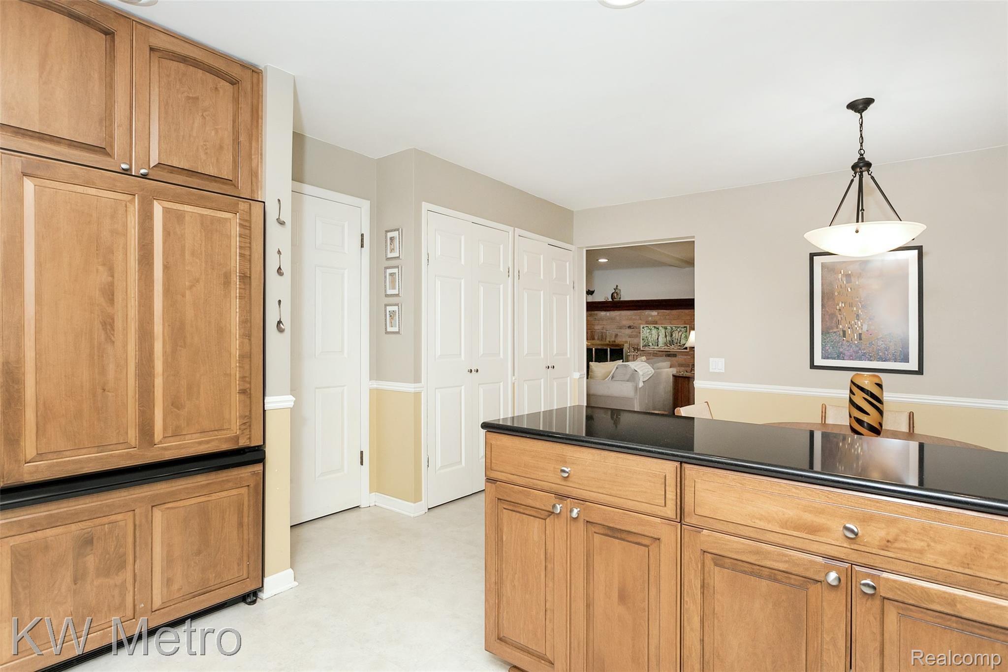 31338 Old Cannon Road Franklin, MI 48025 - Photo 12 of 40 Old Cannon-11.jpg