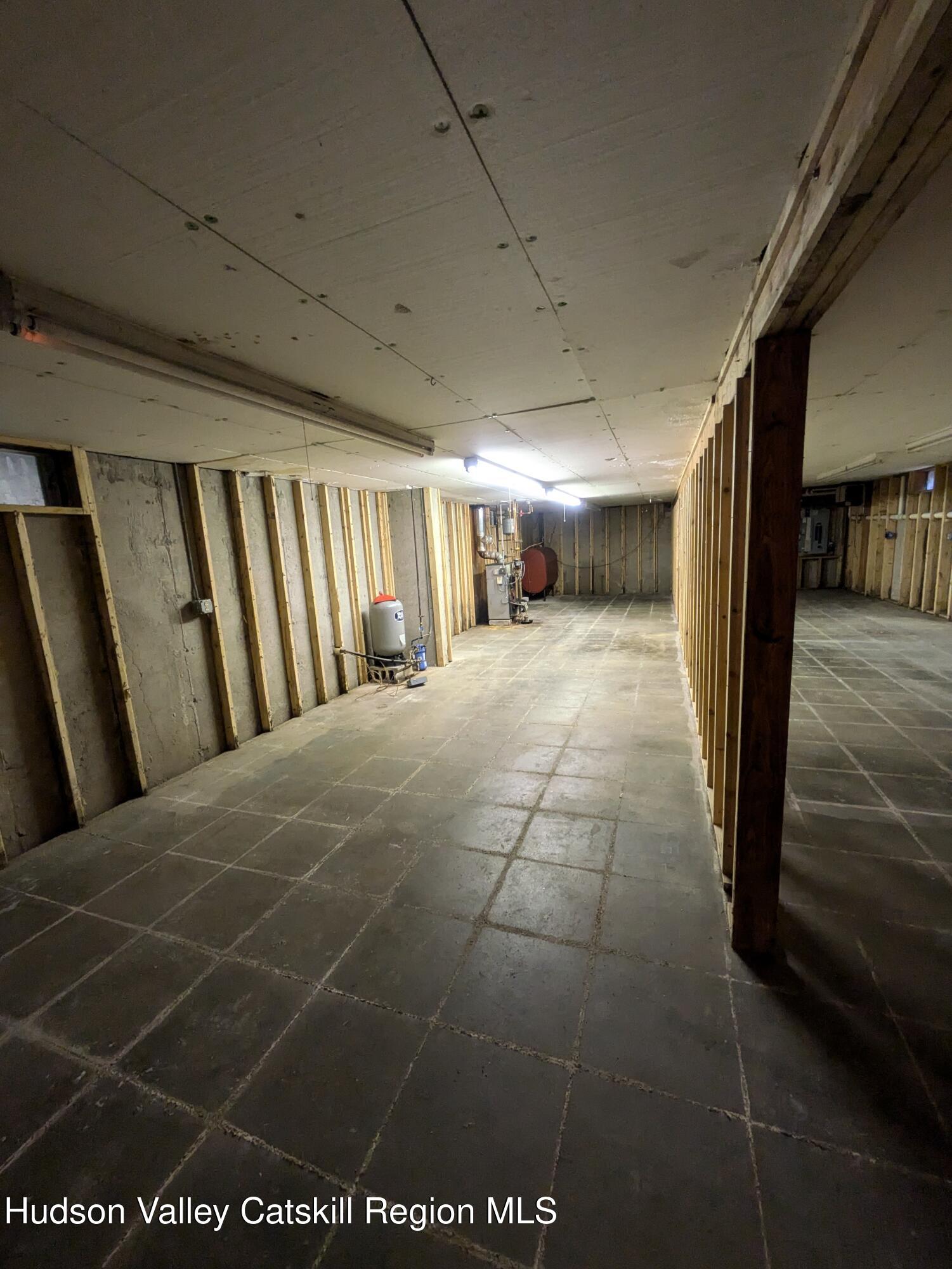 15 Valk Road Saugerties, NY 12477 - Photo 33 of 35 a view of hallway