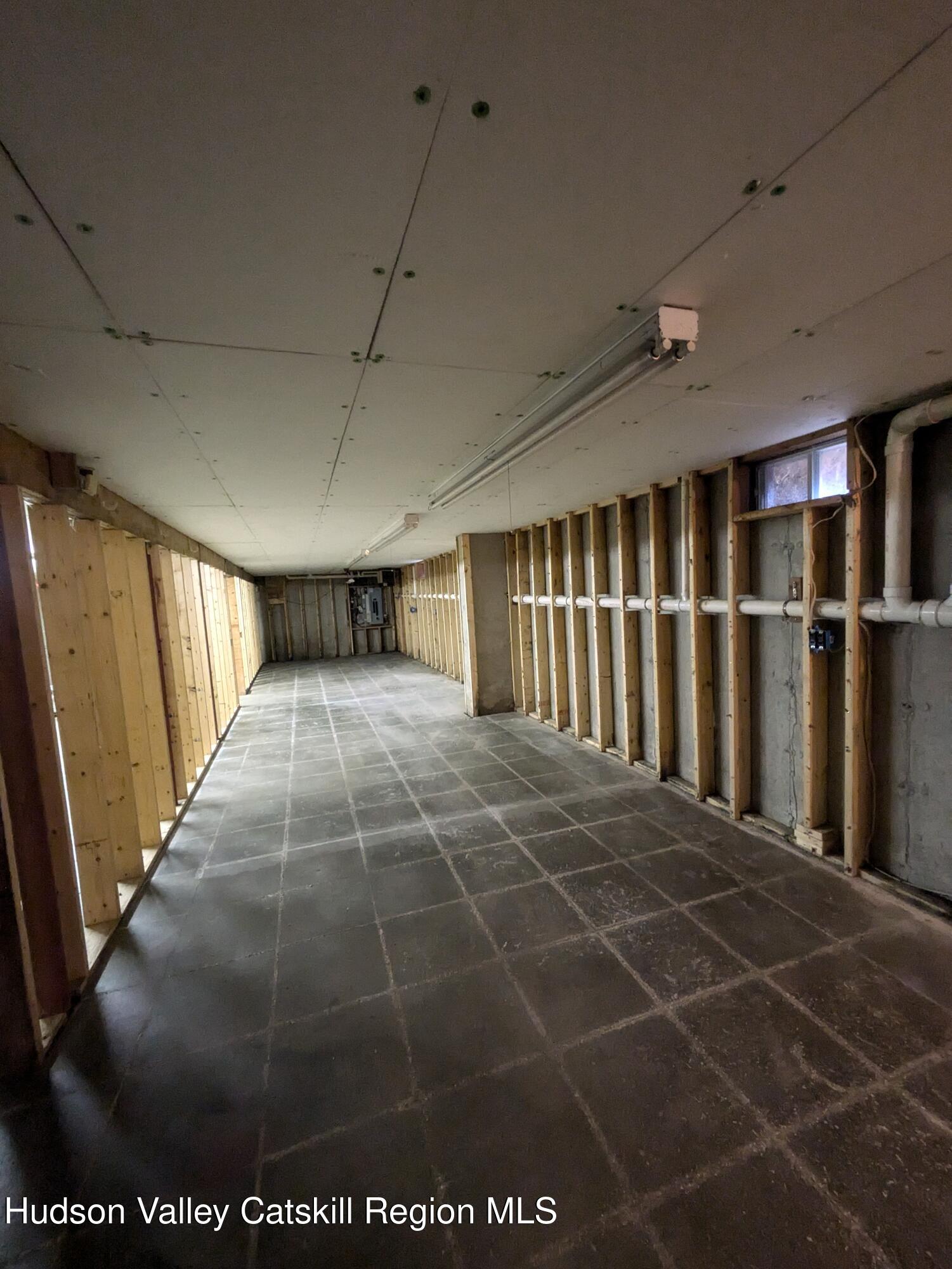 15 Valk Road Saugerties, NY 12477 - Photo 35 of 35 a view of a hallway