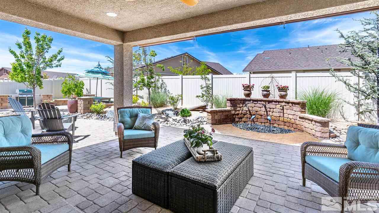 9645 Abigail Way Reno, NV 89521 - Photo 19 of 25 a living room with furniture and a large window
