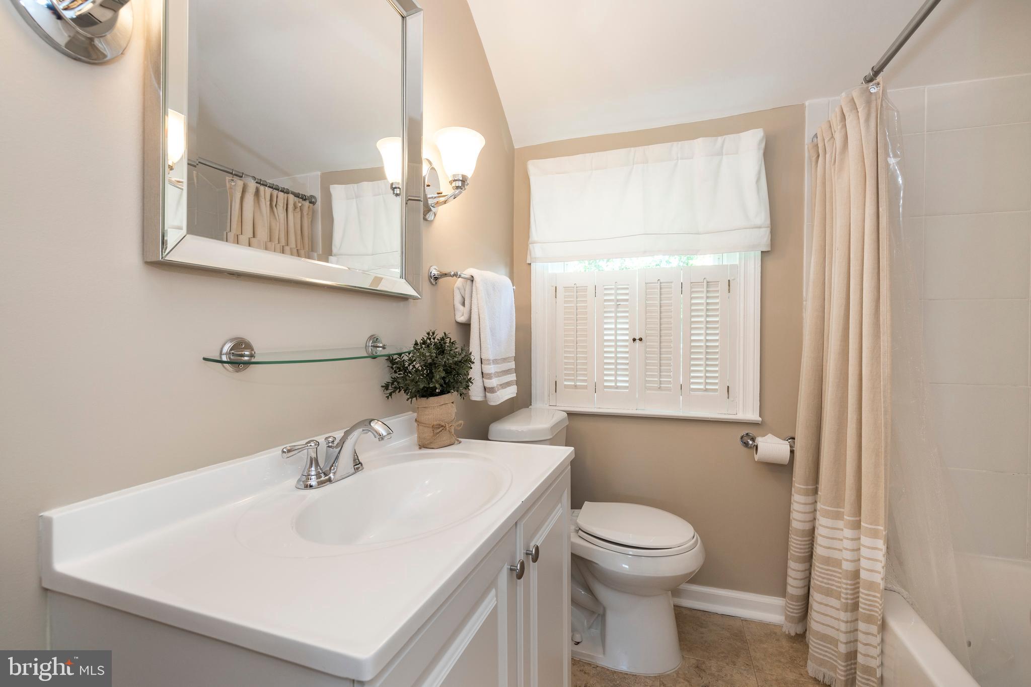 161 Signal Road Drexel Hill, PA 19026 - Photo 21 of 27 Hall Bath