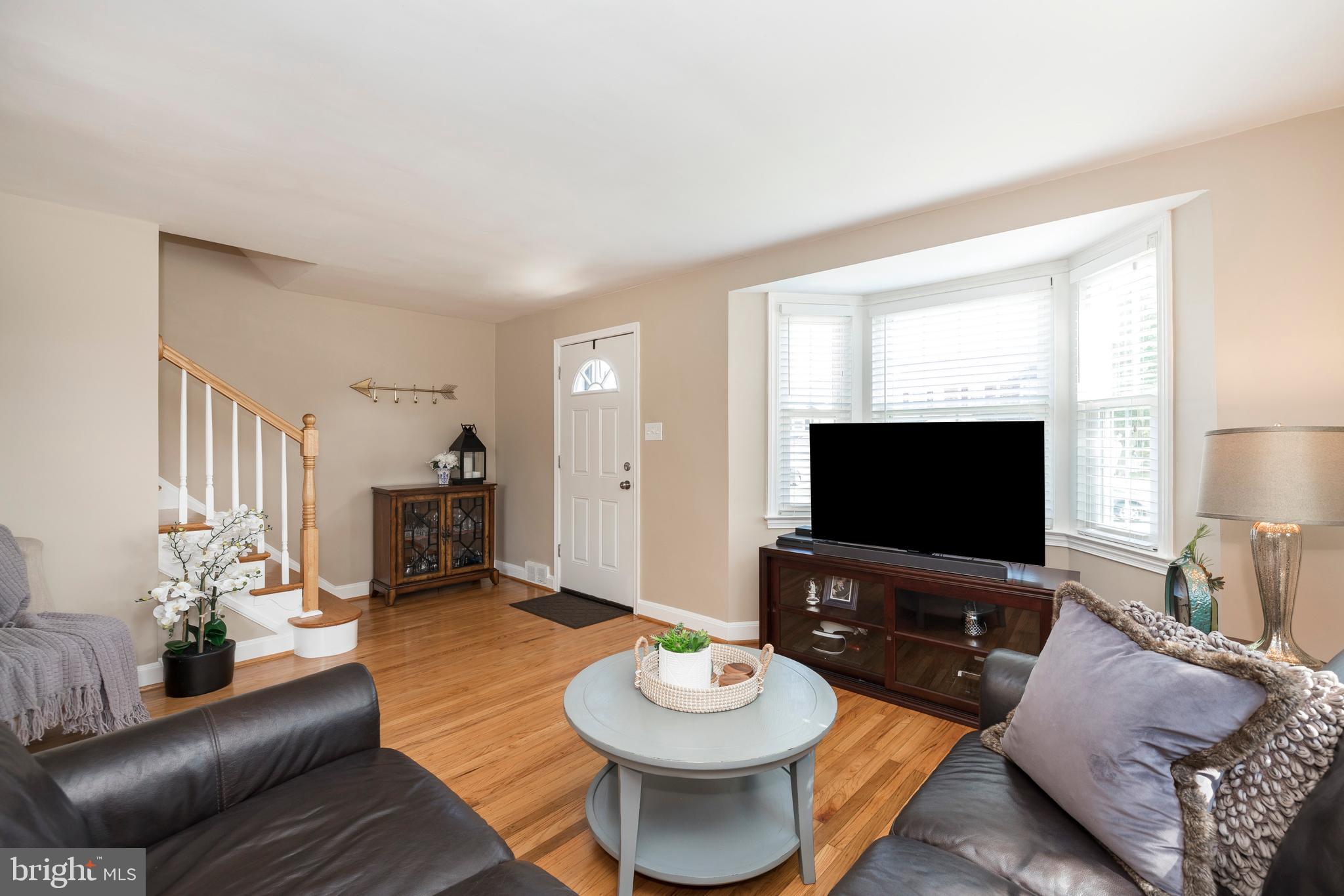 161 Signal Road Drexel Hill, PA 19026 - Photo 6 of 27 Living Room