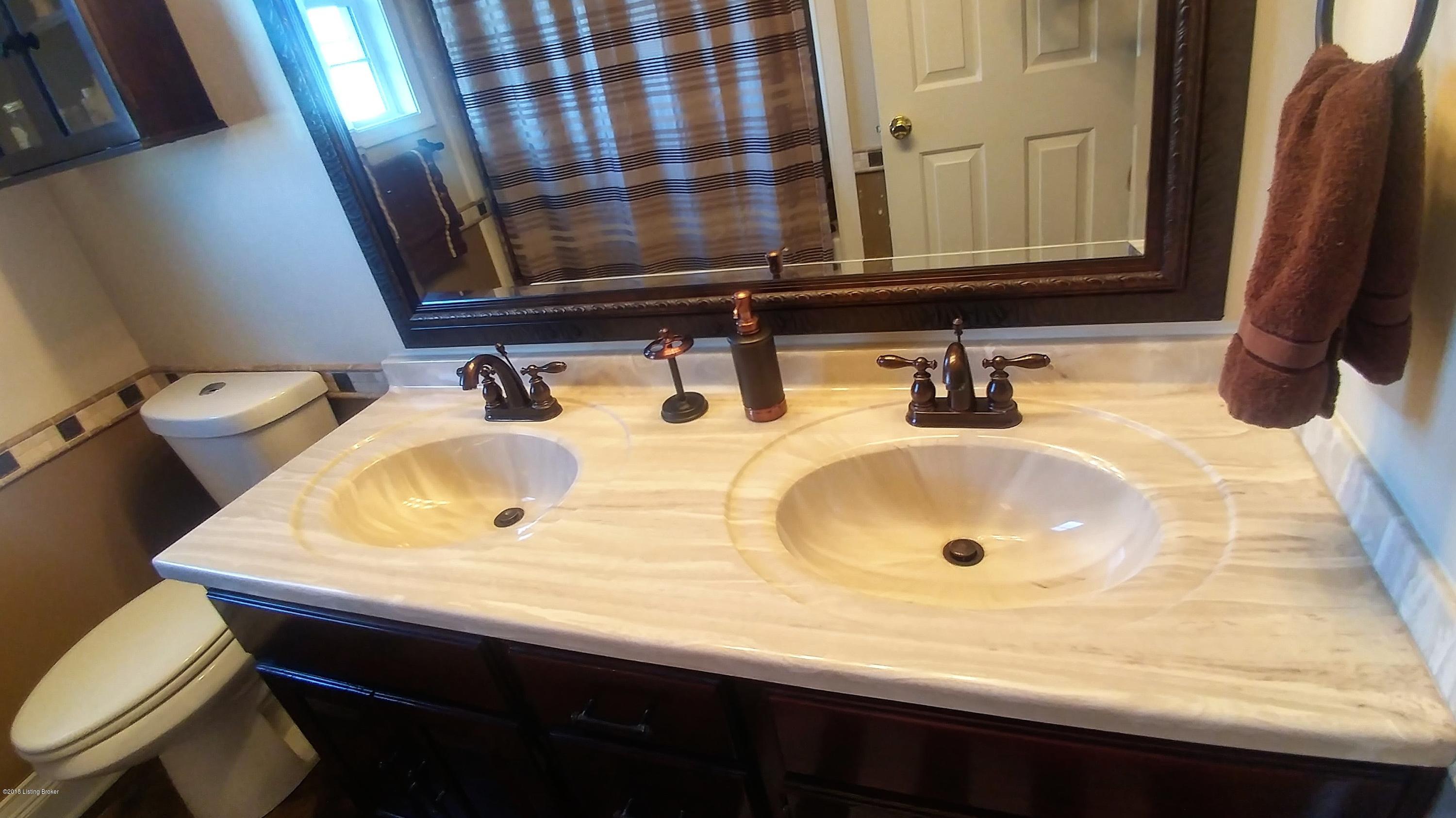 9307 Gutenberg Road Jeffersontown, KY 40291 - Photo 13 of 19 8c-upstairs bath