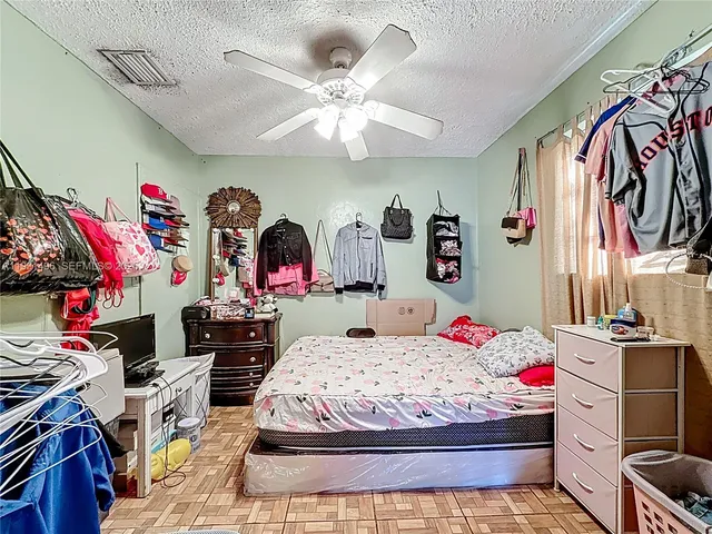 $400,000 | 1860 Northwest 127th Street, Miami, FL 33167