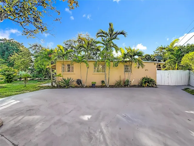$400,000 | 1860 Northwest 127th Street, Miami, FL 33167