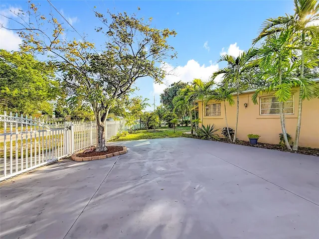 $400,000 | 1860 Northwest 127th Street, Miami, FL 33167