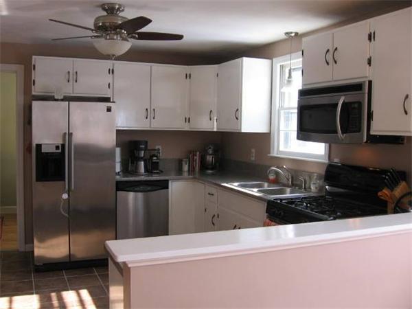 12 Deerfield Road Shrewsbury, MA 01545 - Photo 4 of 21 Gallery Image 4