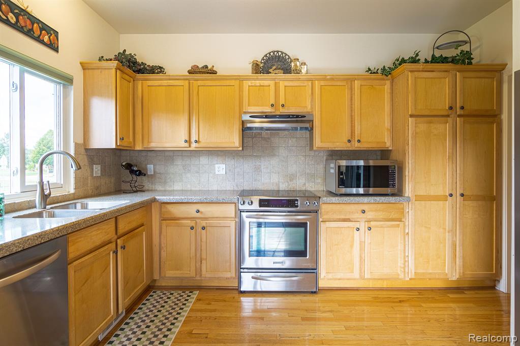 2125 Lagoon Drive Rochester Hills, MI 48309 - Photo 24 of 59