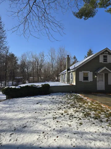 $3,200 | 3 Christmas Hill Road, Airmont, NY 10952