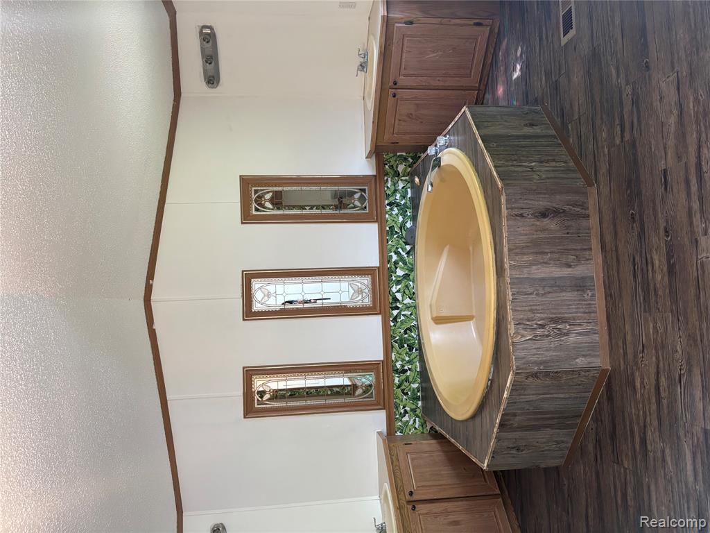 4403 Davison Road Burton, MI 48509 - Photo 4 of 5 Gallery Image 4
