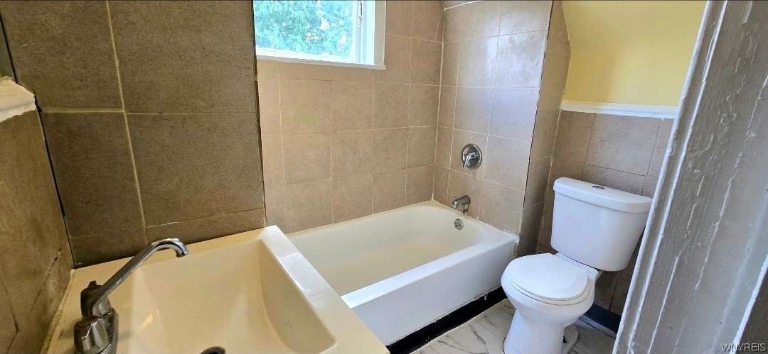 31 Roma Avenue Buffalo, NY 14215 - Photo 4 of 15 Gallery Image 4