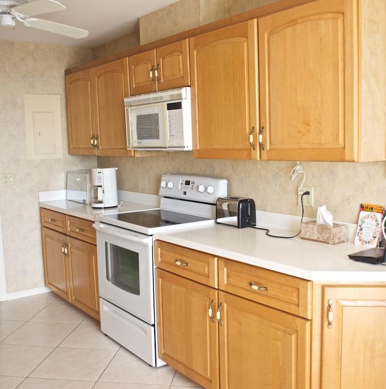 500 Ocean Drive, Unit E9B Juno Beach, FL 33408 - Photo 20 of 53 Kitchen