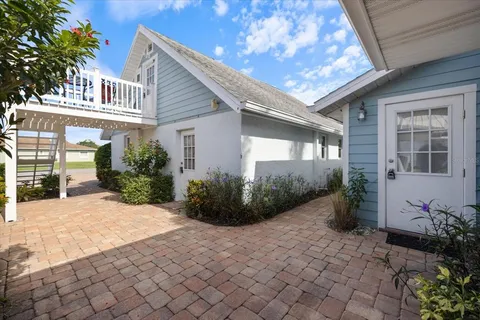 $875,000 | 3504 Estrada Street, Sarasota, FL 34239