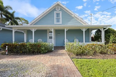 $875,000 | 3504 Estrada Street, Sarasota, FL 34239