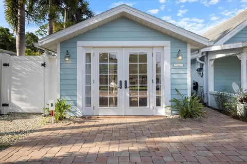 $875,000 | 3504 Estrada Street, Sarasota, FL 34239