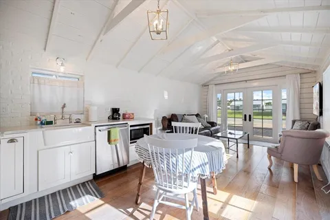 $875,000 | 3504 Estrada Street, Sarasota, FL 34239