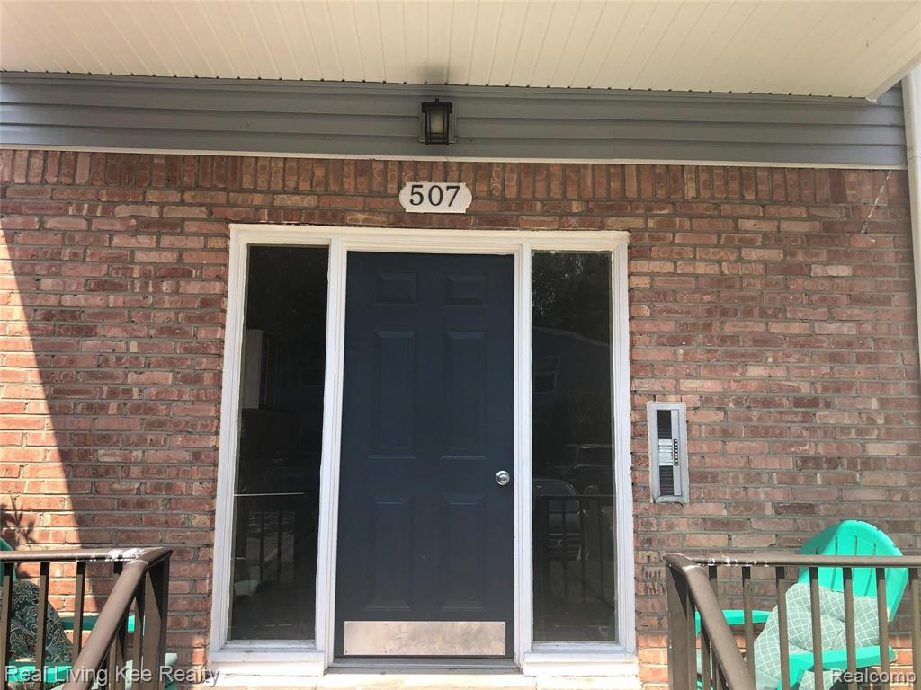 507 East University Drive, Unit 402 Rochester, MI 48307 - Photo 1 of 17