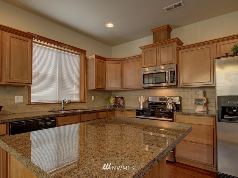 103 162nd Place Southeast Bothell, WA 98012 - Photo 11 of 25