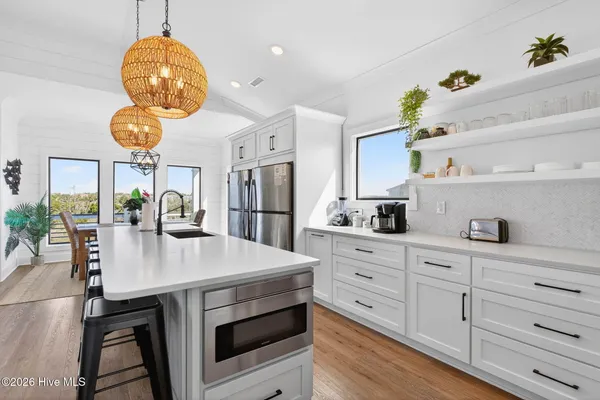 $1,695,000 | 381 East 4th Street, Ocean Isle Beach, NC 28469