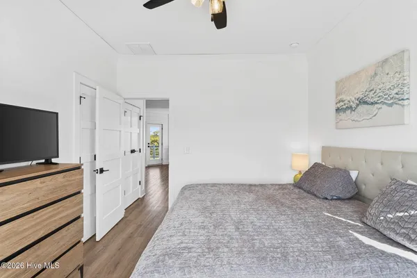 $1,695,000 | 381 East 4th Street, Ocean Isle Beach, NC 28469