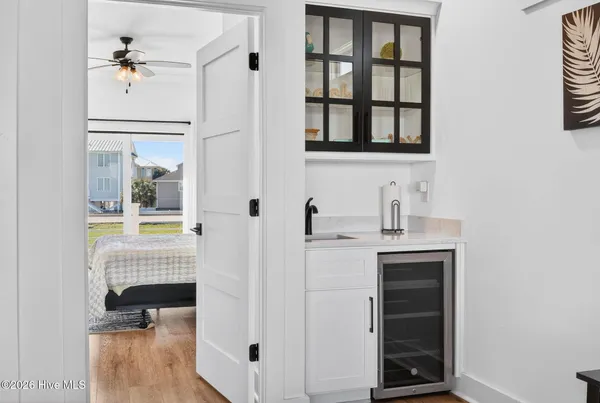 $1,695,000 | 381 East 4th Street, Ocean Isle Beach, NC 28469