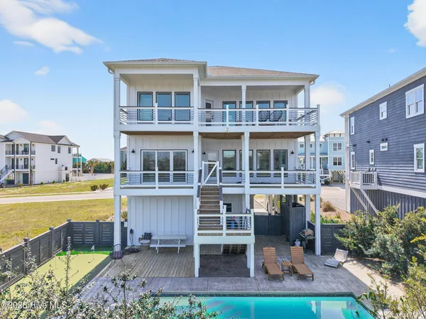 $1,695,000 | 381 East 4th Street, Ocean Isle Beach, NC 28469