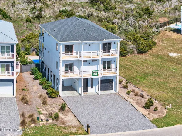 $1,695,000 | 381 East 4th Street, Ocean Isle Beach, NC 28469