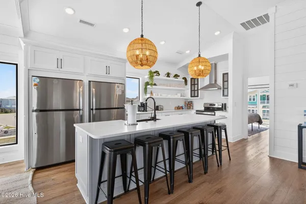 $1,695,000 | 381 East 4th Street, Ocean Isle Beach, NC 28469