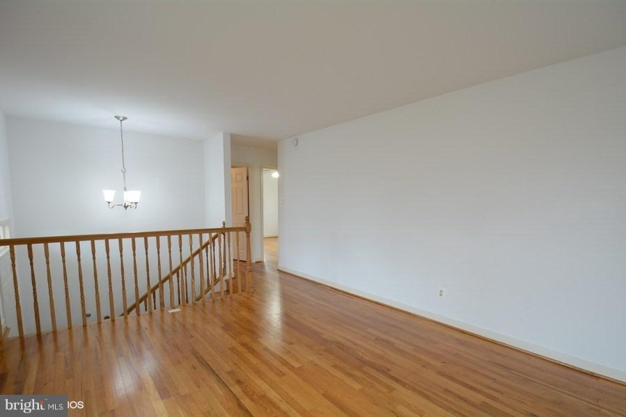 7925 Frye Road Alexandria, VA 22309 - Photo 4 of 24 Living Room