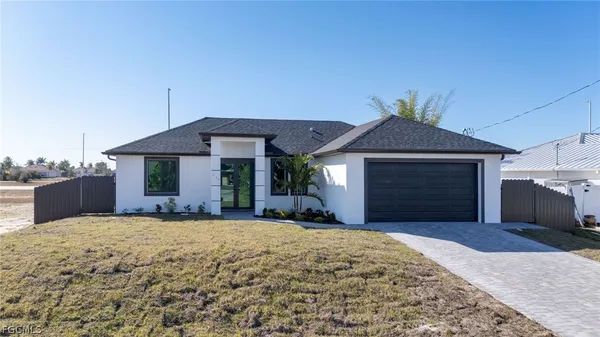 $422,000 | 212 Northwest 31st Place, Cape Coral, FL 33993