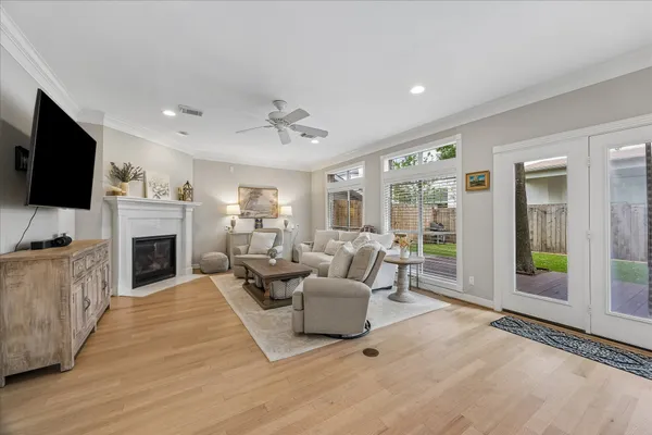 $949,900 | 4320 Wendell Street, Bellaire, TX 77401