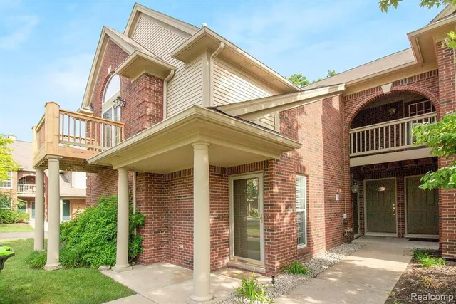 $2,000 | 28541 Carlton Way Drive, Novi, MI 48377