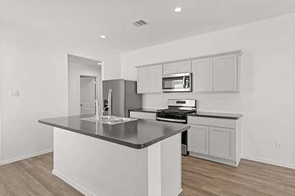 $2,100 | 5710 Sycamore Glen Dr Spring, Spring, TX 77373