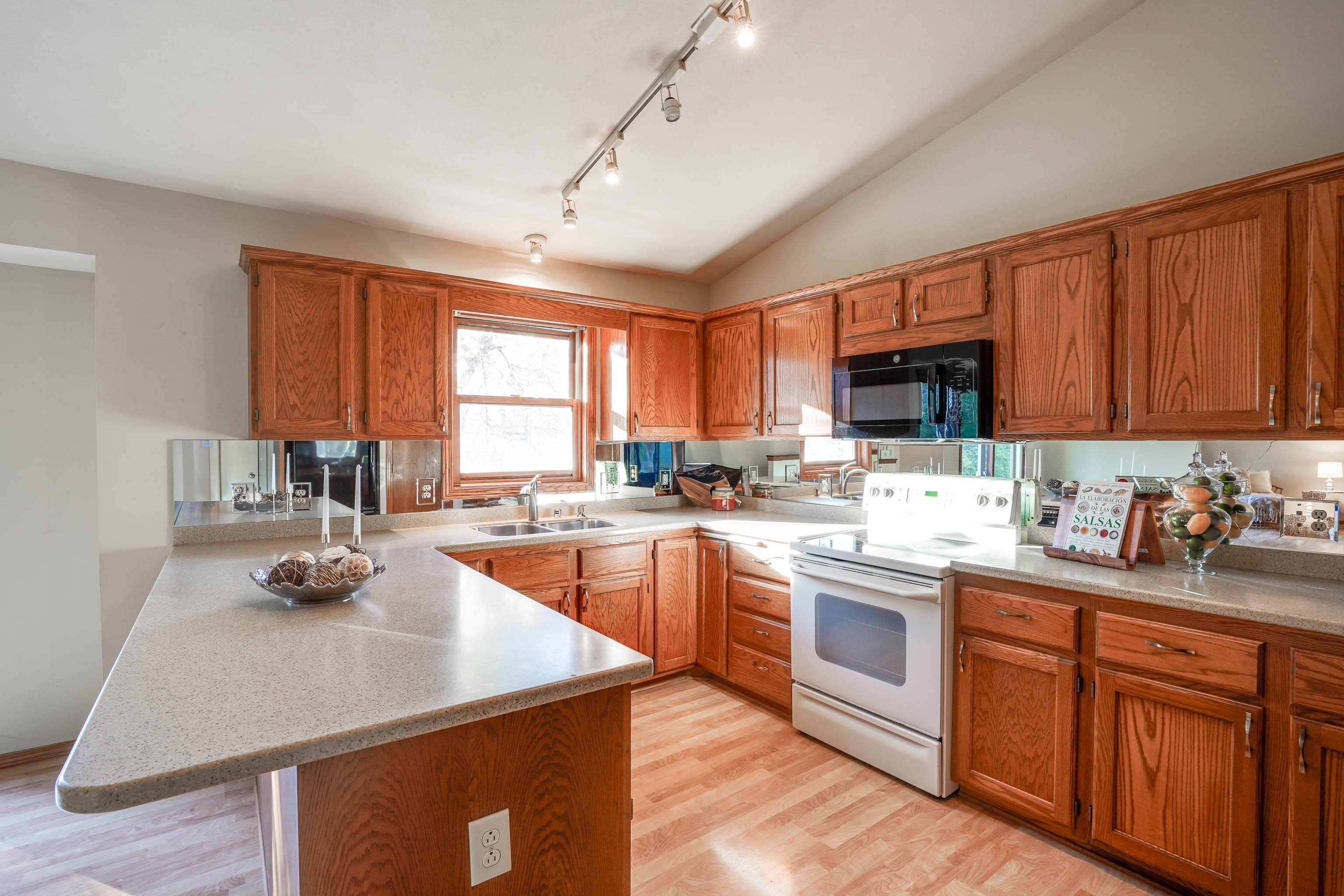 7265 West Valley Ridge Drive Madison, WI 53719 - Photo 17 of 51