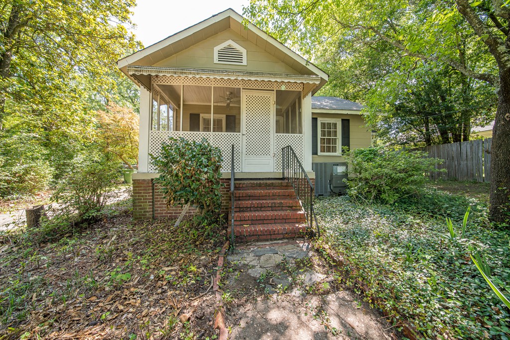 2419 Martha's Loop Columbus, GA 31907 - Photo 4 of 40 screened in front proch