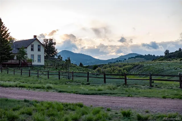 a view of outdoor space with city view