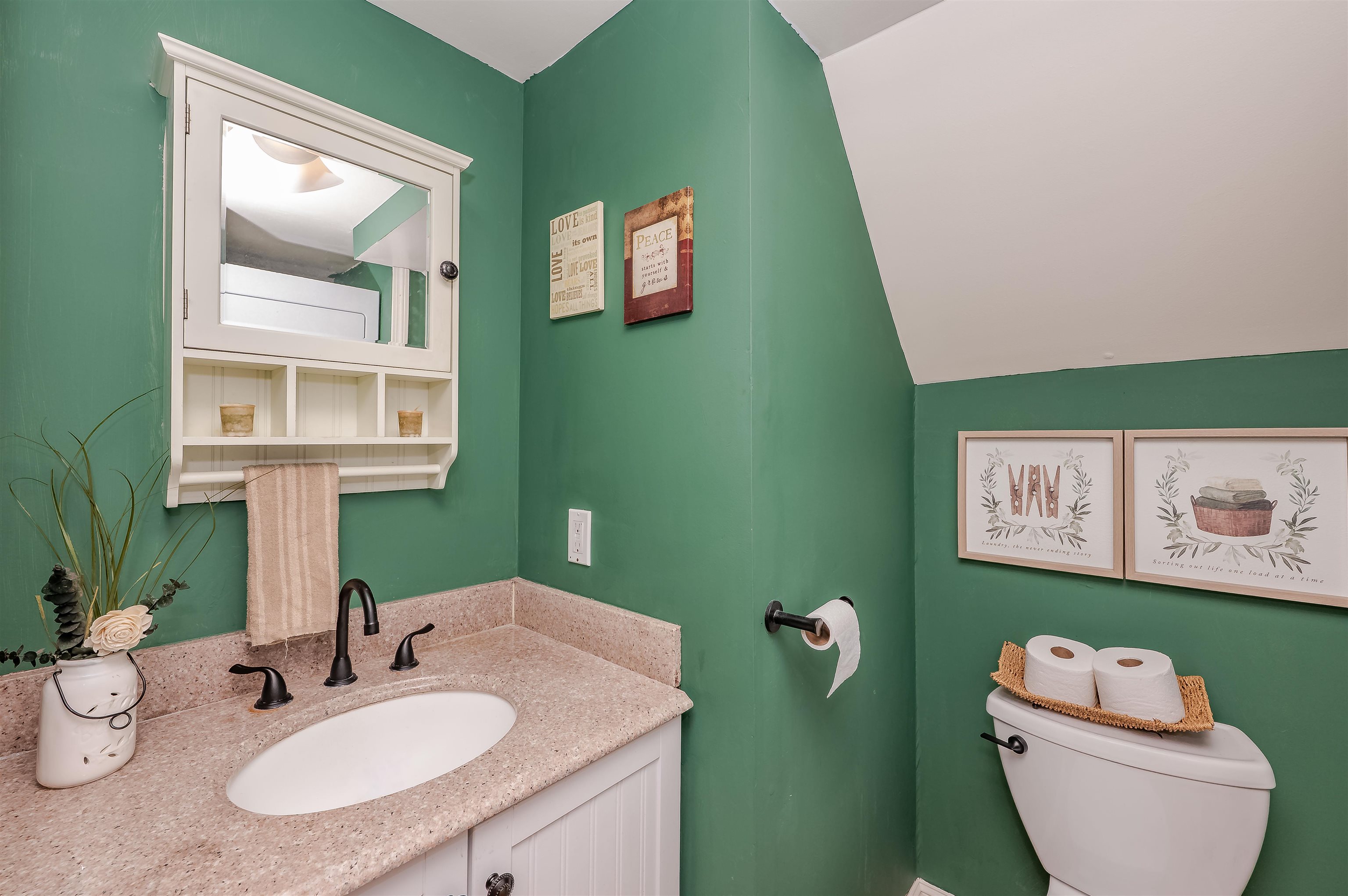 313 Main Street Hampstead, NH 03841 - Photo 12 of 34