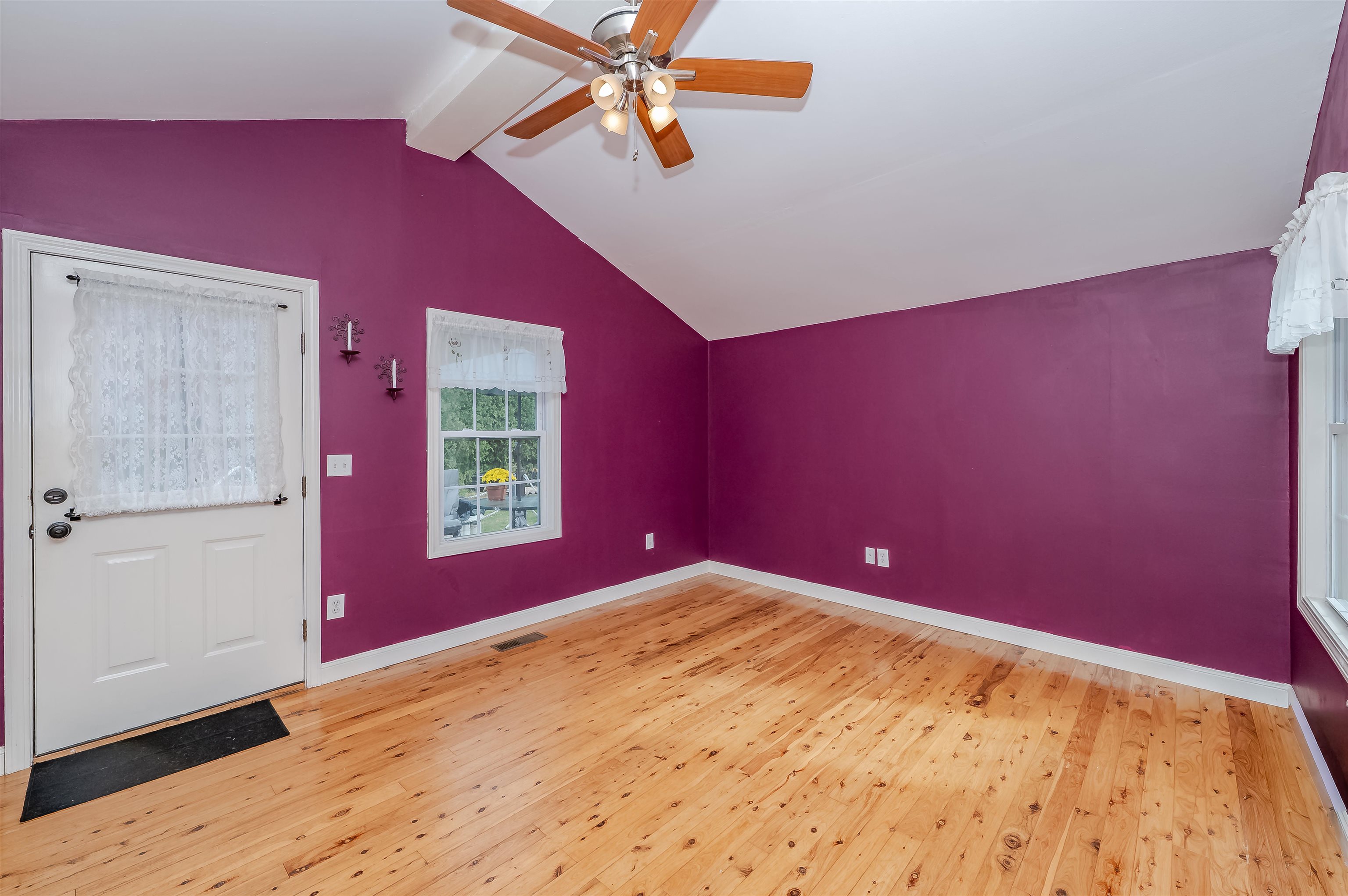 313 Main Street Hampstead, NH 03841 - Photo 15 of 34