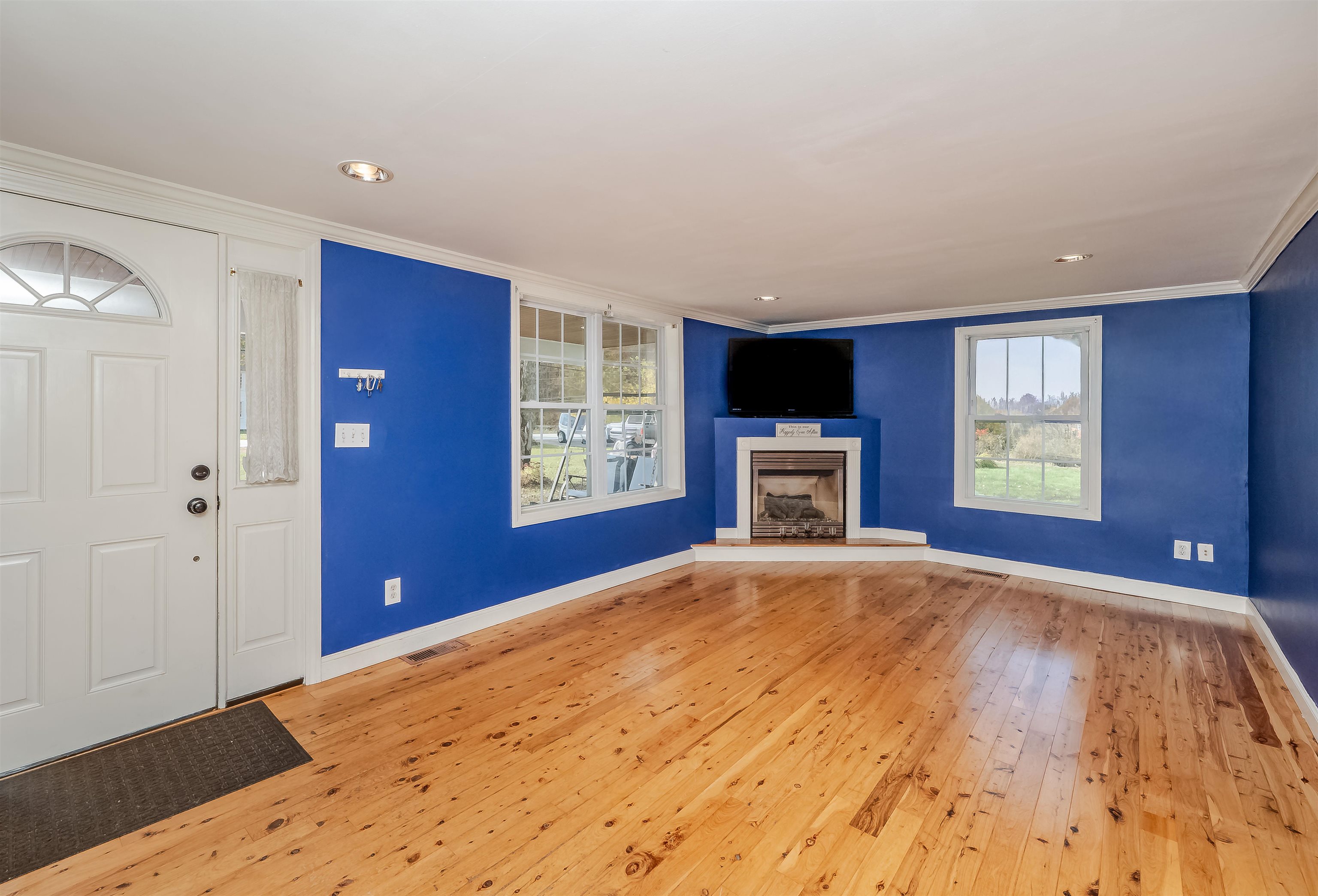 313 Main Street Hampstead, NH 03841 - Photo 7 of 34